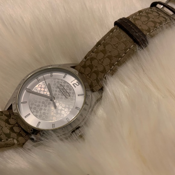 Authentic COACH Brown Khaki WATCH Silver Dial Signature C - Picture 4 of 16